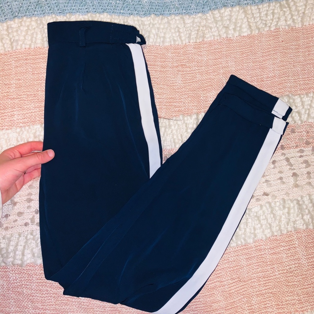 Fashionable comfy pants💙